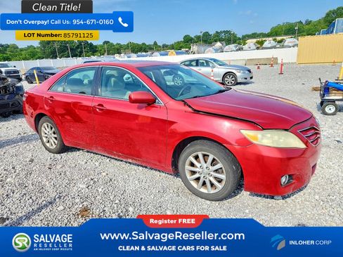 Used 2011 Toyota Camry XLE FWD image 5