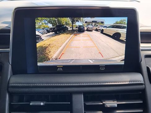 Used 2023 Chevrolet Tahoe Z71 AWD/4WD image 18
