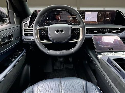 Certified 2026 INFINITI QX80 4WD image 5