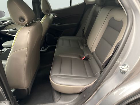 Used 2024 Chevrolet Trax ACTIV w/ Sunroof Package FWD image 9