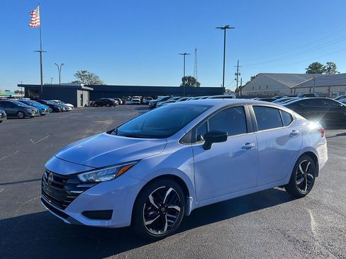 New 2025 Nissan Versa SR w/ Trunk Package image 1