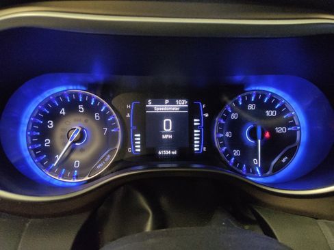 Used 2023 Chrysler Voyager LX FWD image 23