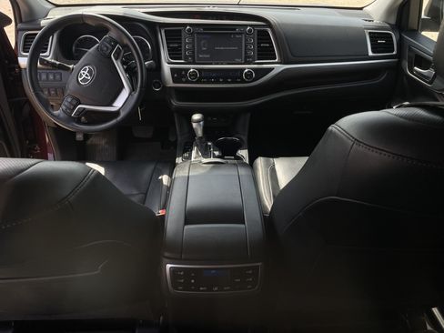 Used 2019 Toyota Highlander Limited Platinum AWD/4WD image 23