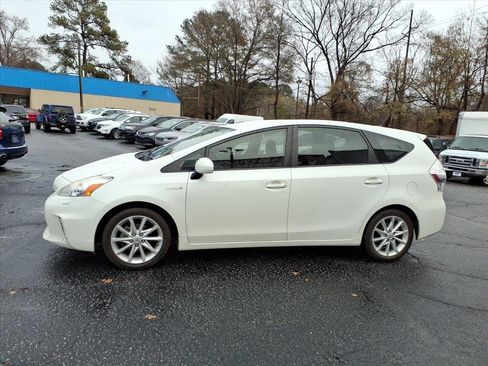 Used 2013 Toyota Prius V Five image 8