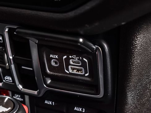 Used 2024 Jeep Wrangler Unlimited Sport AWD/4WD image 30