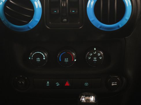 Used 2017 Jeep Wrangler Unlimited Sport image 15