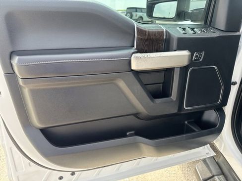 Used 2020 Ford F250 Lariat w/ Lariat Value Package image 18