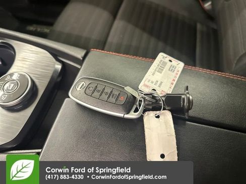 Used 2025 Nissan Rogue SV image 29