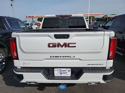 Used 2022 GMC Sierra 1500 Denali w/ Technology Package image 3