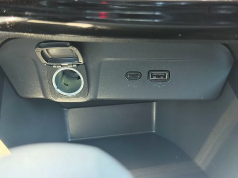 Used 2025 Chevrolet Trax RS w/ Driver Confidence Package FWD image 26