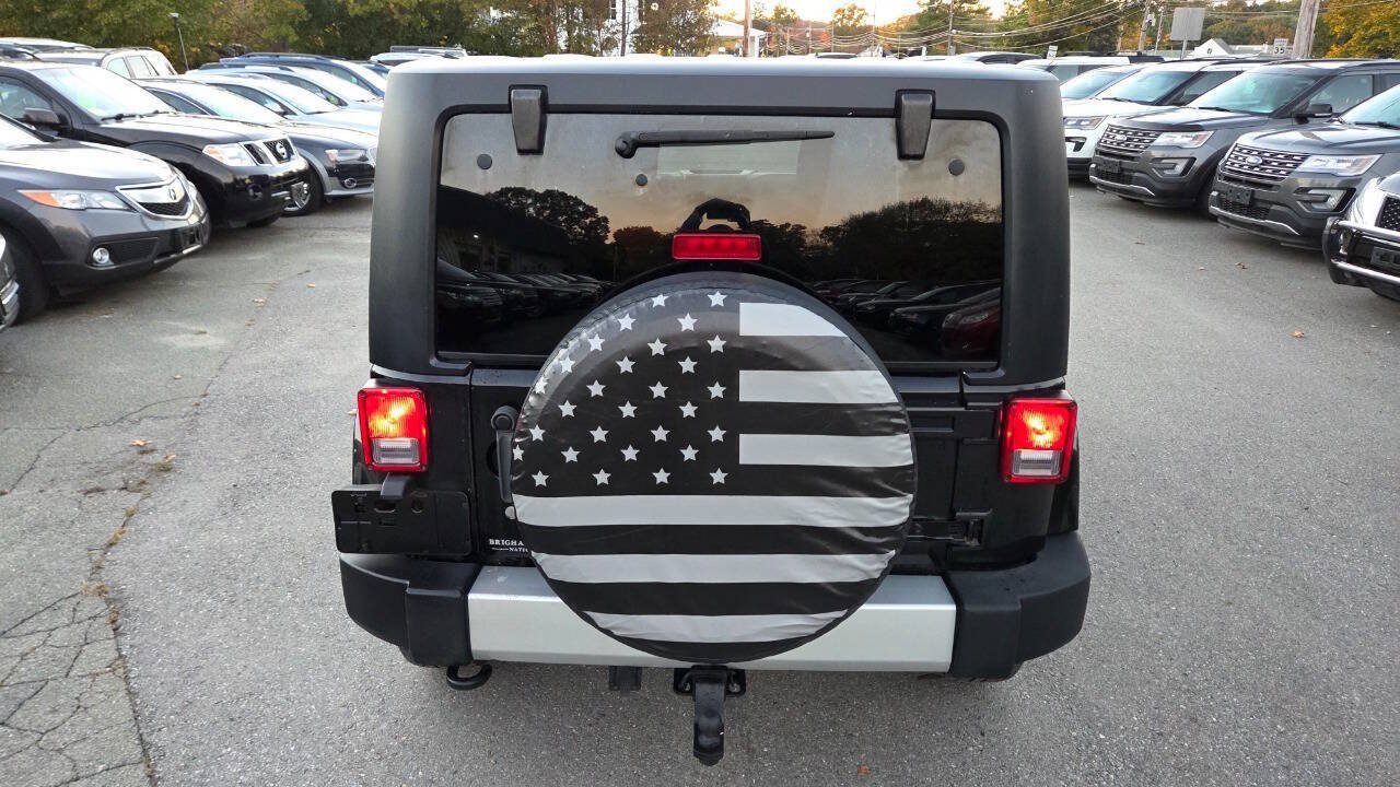 Used 2012 Jeep Wrangler Sahara w/ Dual Top Group AWD/4WD image 12