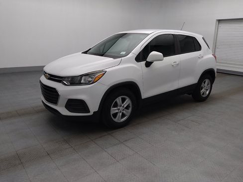 Used 2020 Chevrolet Trax LS FWD image 2