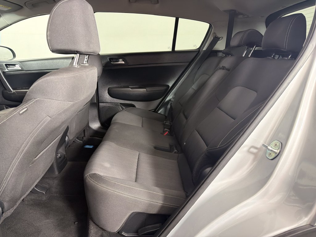 Used 2022 Kia Sportage LX AWD/4WD image 18