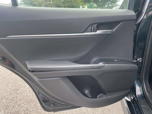 Used 2018 Toyota Camry SE FWD image 14