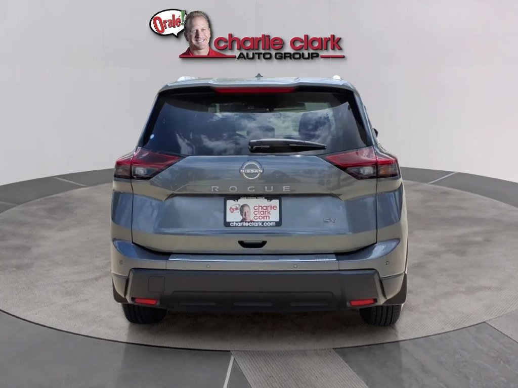 Used 2024 Nissan Rogue SV w/ SV Premium Package FWD image 4