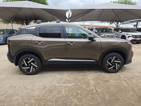 New 2026 Nissan Kicks SV FWD image 2