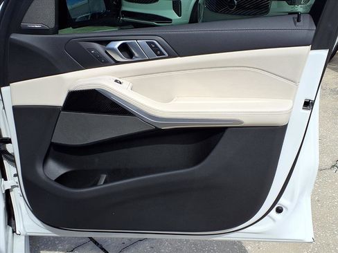 Used 2021 BMW X5 M50i w/ Executive Package image 13