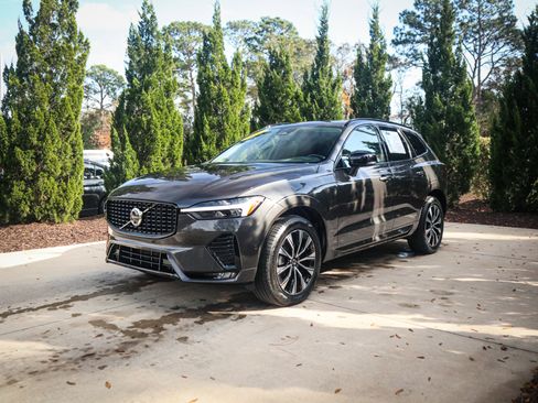 Used 2025 Volvo XC60 B5 Plus w/ Climate Package image 6