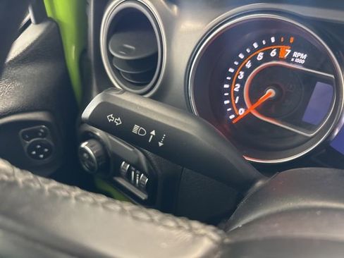 Used 2021 Jeep Gladiator Willys image 35