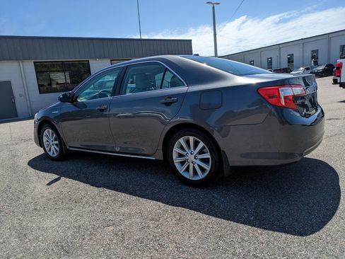 Used 2013 Toyota Camry XLE w/ Leather Pkg image 8