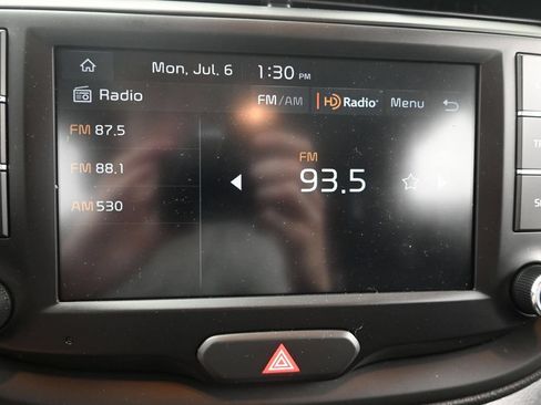 Certified 2025 Kia Soul LX w/ LX Technology Package FWD image 23