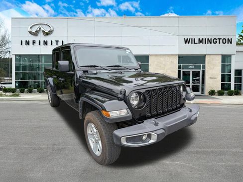 Used 2022 Jeep Gladiator Sport AWD/4WD image 1