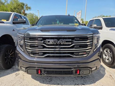 Used 2022 GMC Sierra 1500 AT4 w/ AT4 Premium Package image 2