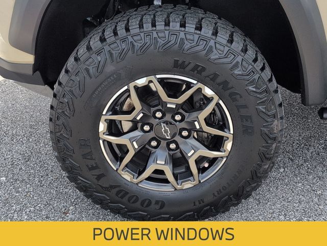 Used 2024 Chevrolet Colorado ZR2 w/ ZR2 Convenience Package III AWD/4WD image 11