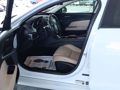 Used 2017 Jaguar XE Premium AWD/4WD image 14