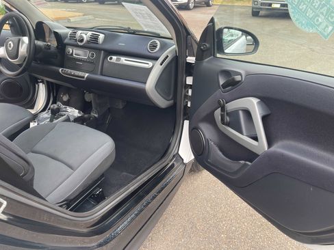 Used 2014 smart fortwo pure image 9