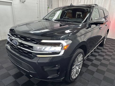 Used 2024 Ford Expedition Max Platinum AWD/4WD image 4