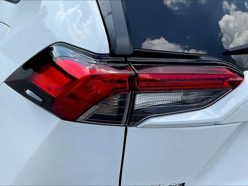 Used 2024 Toyota RAV4 XLE w/ Convenience Package FWD image 29