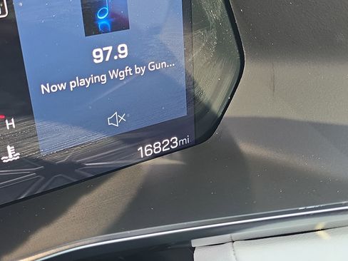 Used 2024 GMC Canyon AT4X image 16