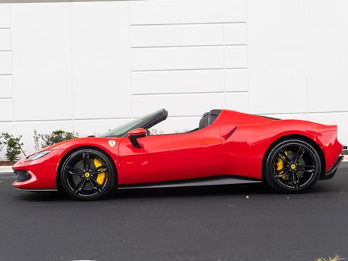 Used 2024 Ferrari 296 GTS RWD image 28
