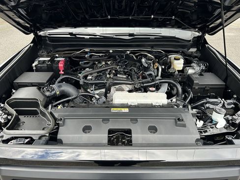 Certified 2025 Toyota Tacoma SR5 image 26