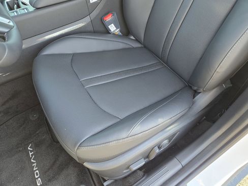 New 2025 Hyundai Sonata Limited image 13