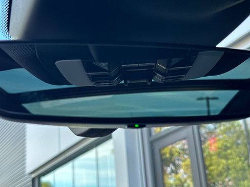 New 2026 Porsche Macan image 22