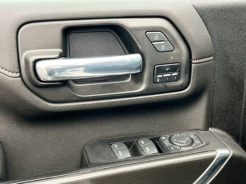 Used 2022 GMC Sierra 2500 AT4 w/ AT4 Premium Plus Package image 9