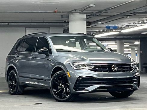 Used 2024 Volkswagen Tiguan SE R-Line image 2
