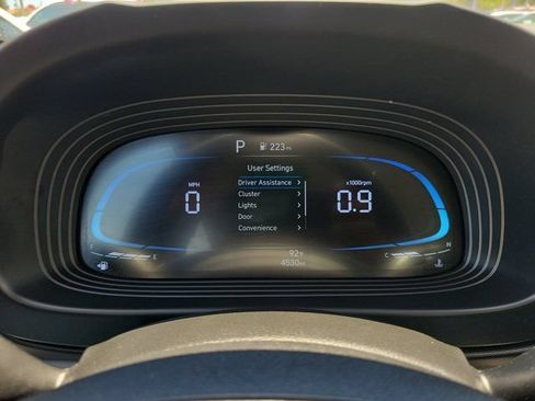 Certified 2025 Hyundai Venue SEL FWD image 20
