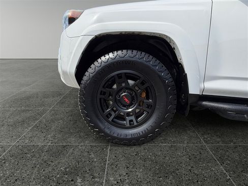 Used 2016 Toyota 4Runner SR5 Premium AWD/4WD image 15