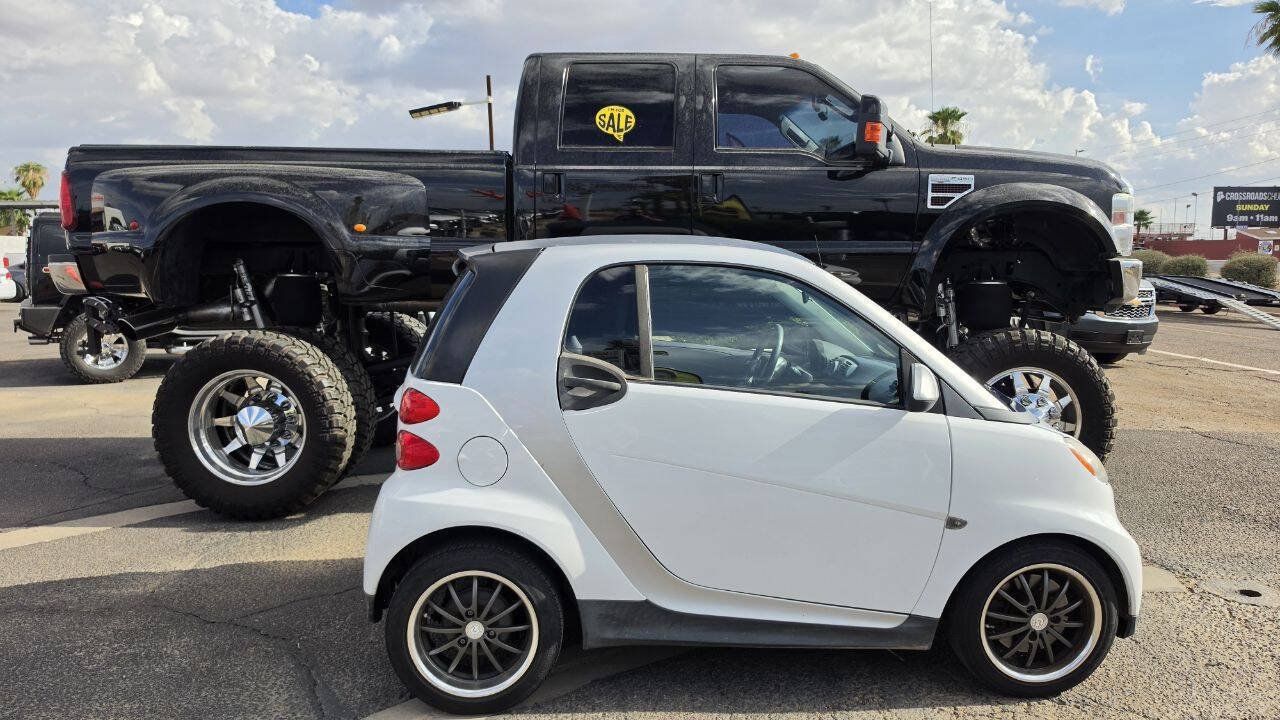 Used 2014 smart fortwo pure RWD image 3