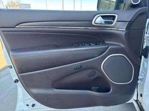 Used 2014 Jeep Grand Cherokee Summit image 11