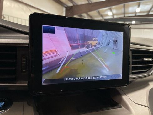 Used 2023 Ford Explorer XLT w/ Equipment Group 202A AWD/4WD image 19
