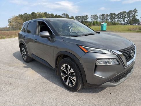 Used 2022 Nissan Rogue SV image 5