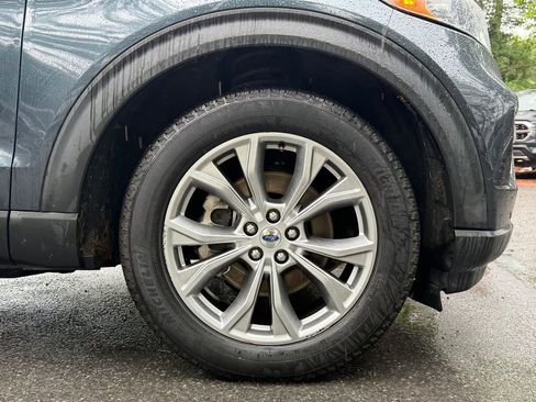 Used 2022 Ford Explorer Limited w/ Equipment Group 301A AWD/4WD image 7