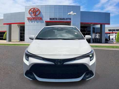 Used 2023 Toyota Corolla SE FWD image 3