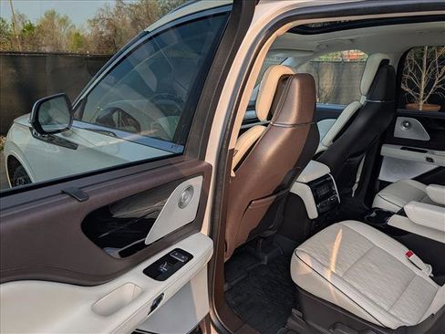 Used 2022 Lincoln Aviator Black Label w/ Dynamic Handling Package image 28