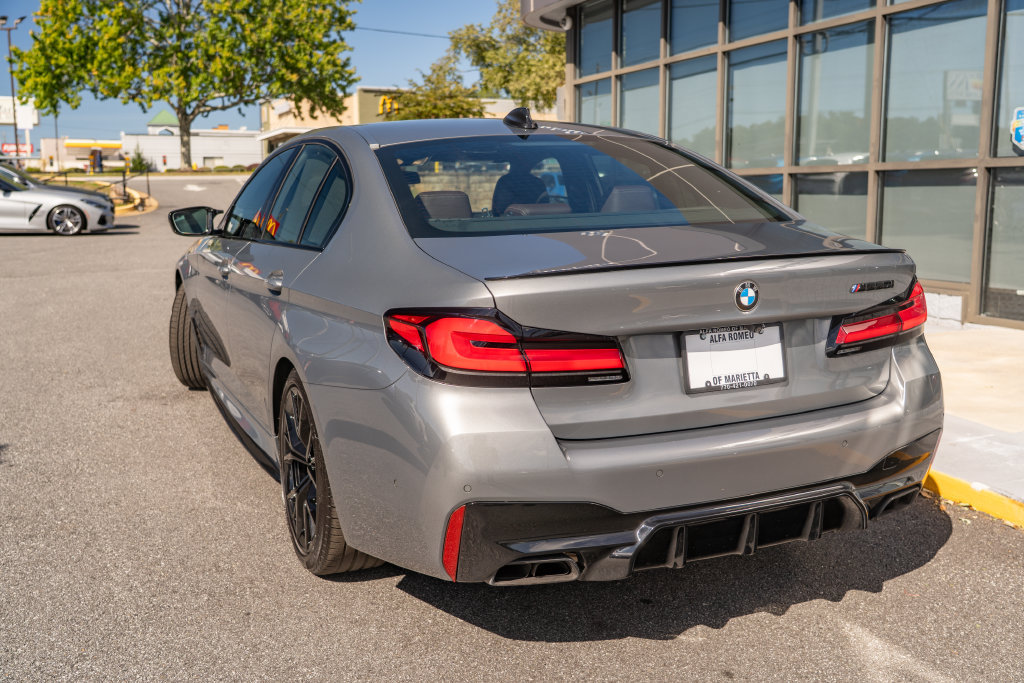 Used 2023 BMW M550i xDrive w/ Dynamic Handling Package AWD/4WD image 4