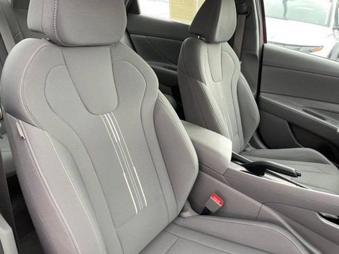 Used 2023 Hyundai Elantra SEL FWD image 9